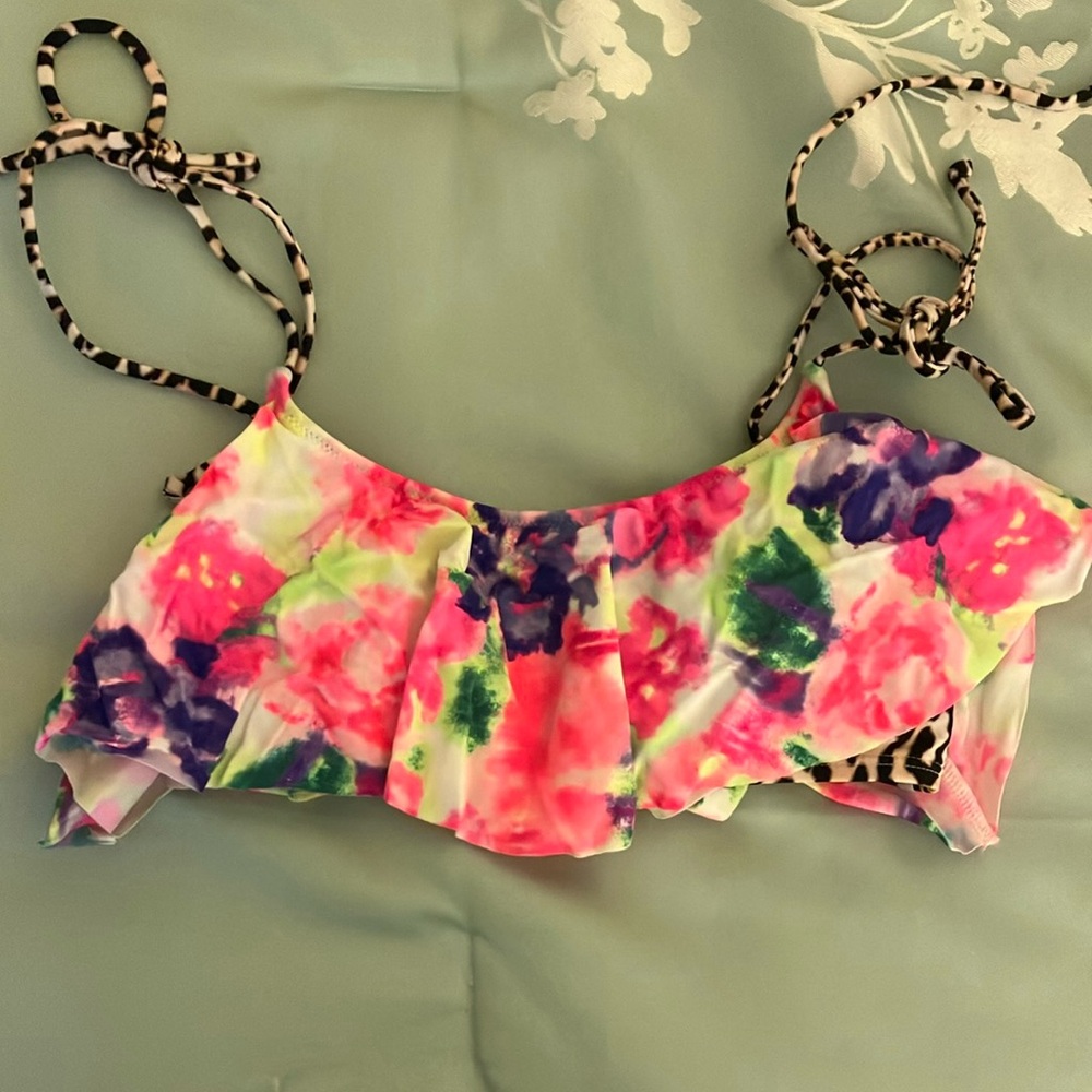 PINK Victoria’s Secret leopard and floral print flutter bikini top
